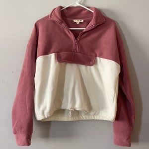 Comfortable and soft jacket with pocket in front